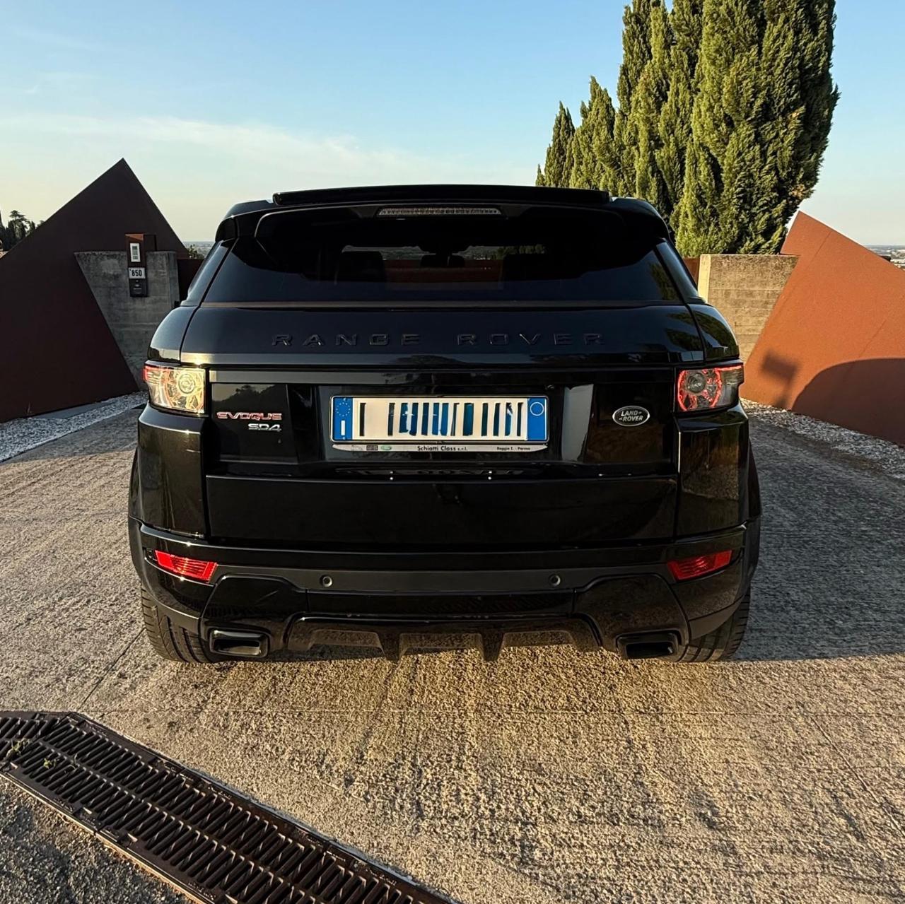 Land Rover Range Evoque 2.2 TD4 5p. Pure