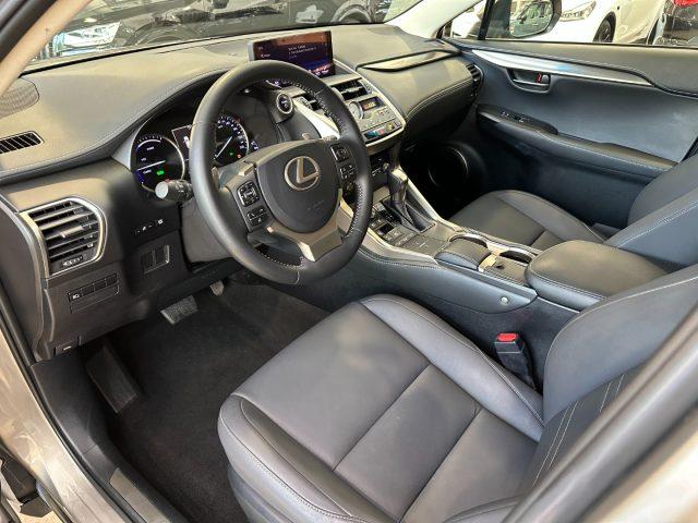 LEXUS NX 300 Hybrid 4WD Luxury - 18" - Camera - Pelle nera
