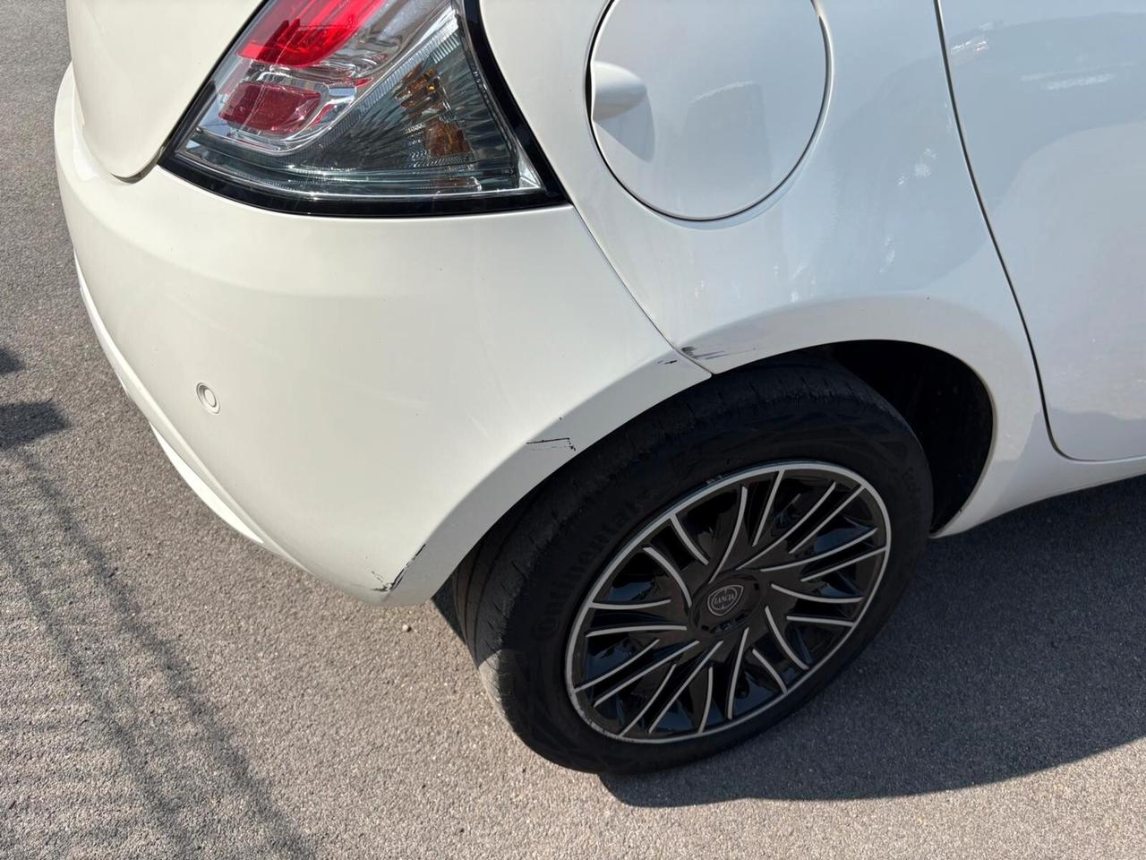 Lancia Ypsilon 1.0 hybrid 69cv - 2021