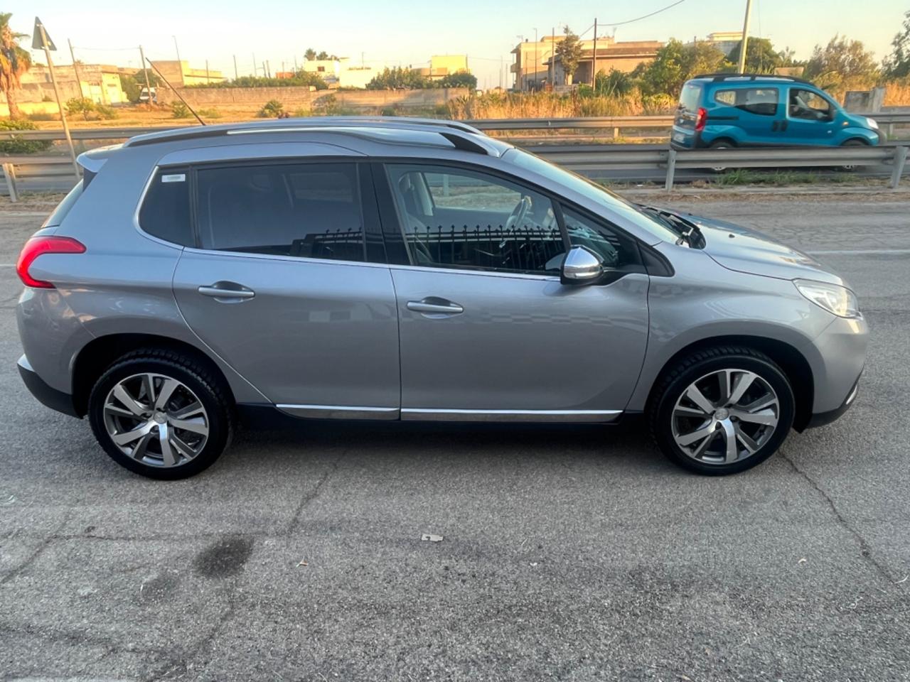Peugeot 2008 BlueHDi 100 Allure Unipro 2015