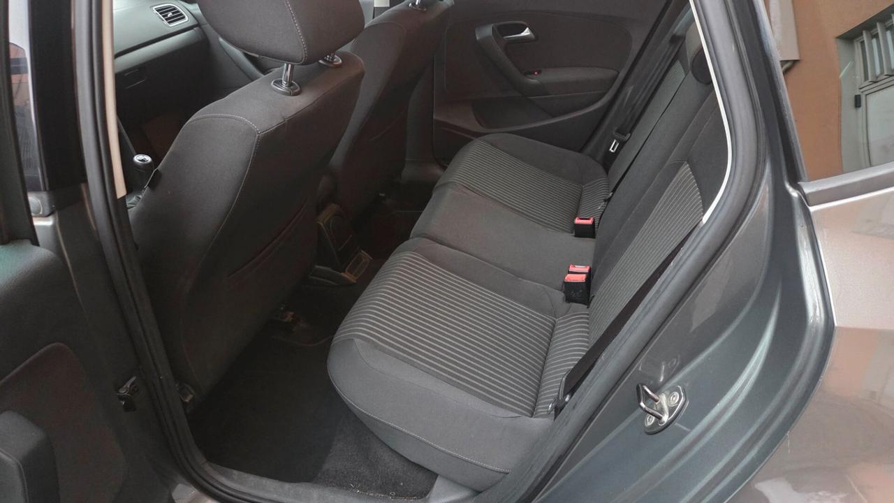 Volkswagen Polo 1.4 5 porte Highline unico proprietario neo patentati
