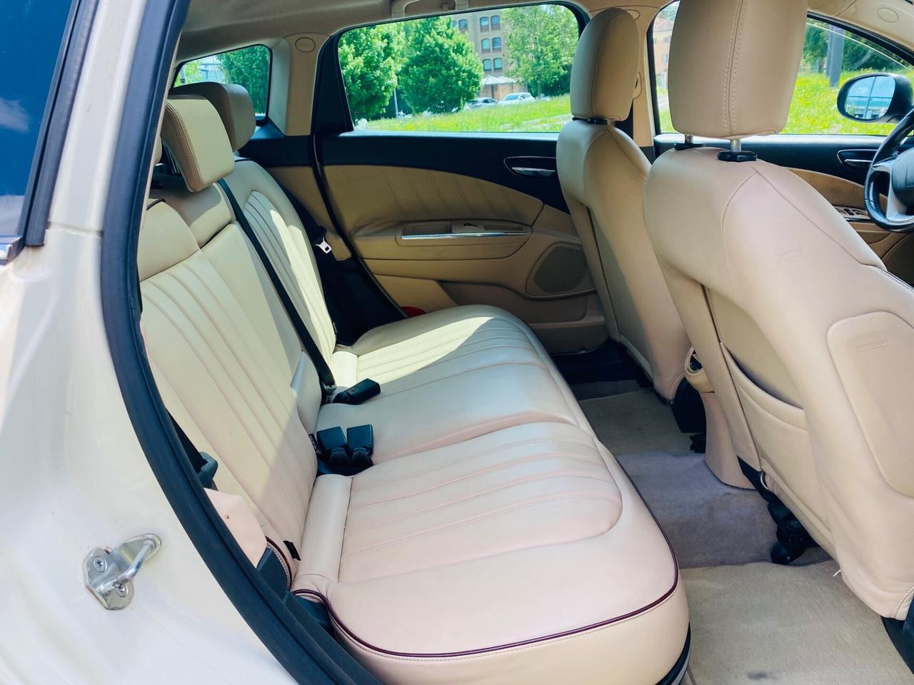 Lancia Delta 2.0 MJT DPF Argento