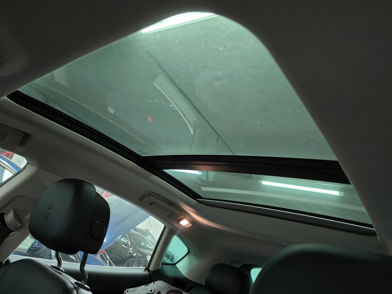 Maserati Levante V6 TETTUCCIO APRIBILE E PANORAMICO