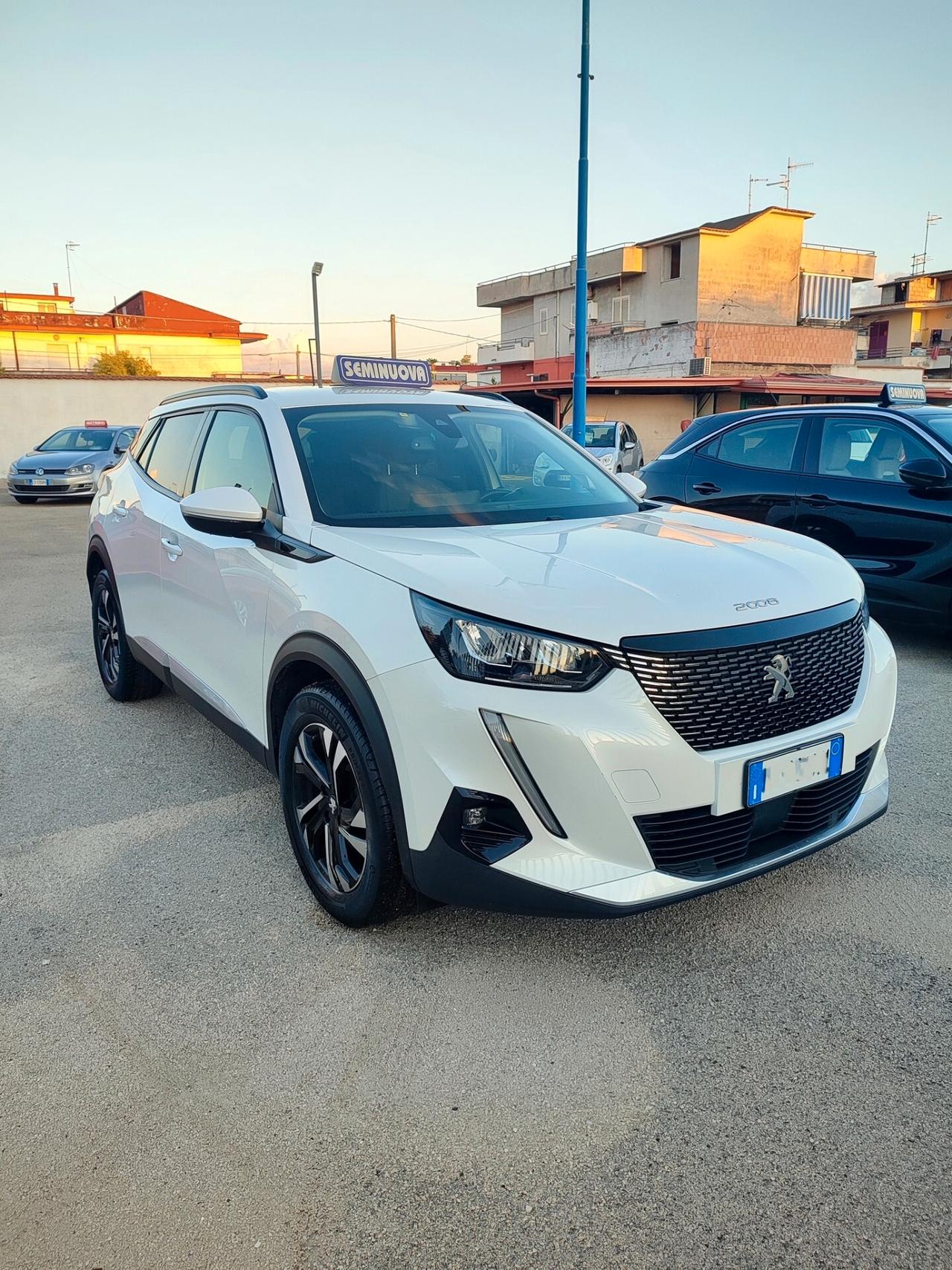 Peugeot 2008 1.2 bz Allure con 25.000 chilometri