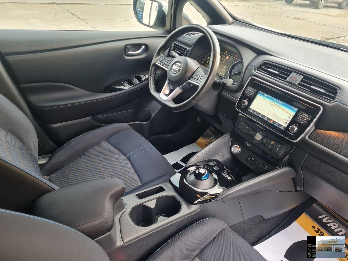 NISSAN Leaf Tekna 40 kWh-Elettrica-19.000 Km