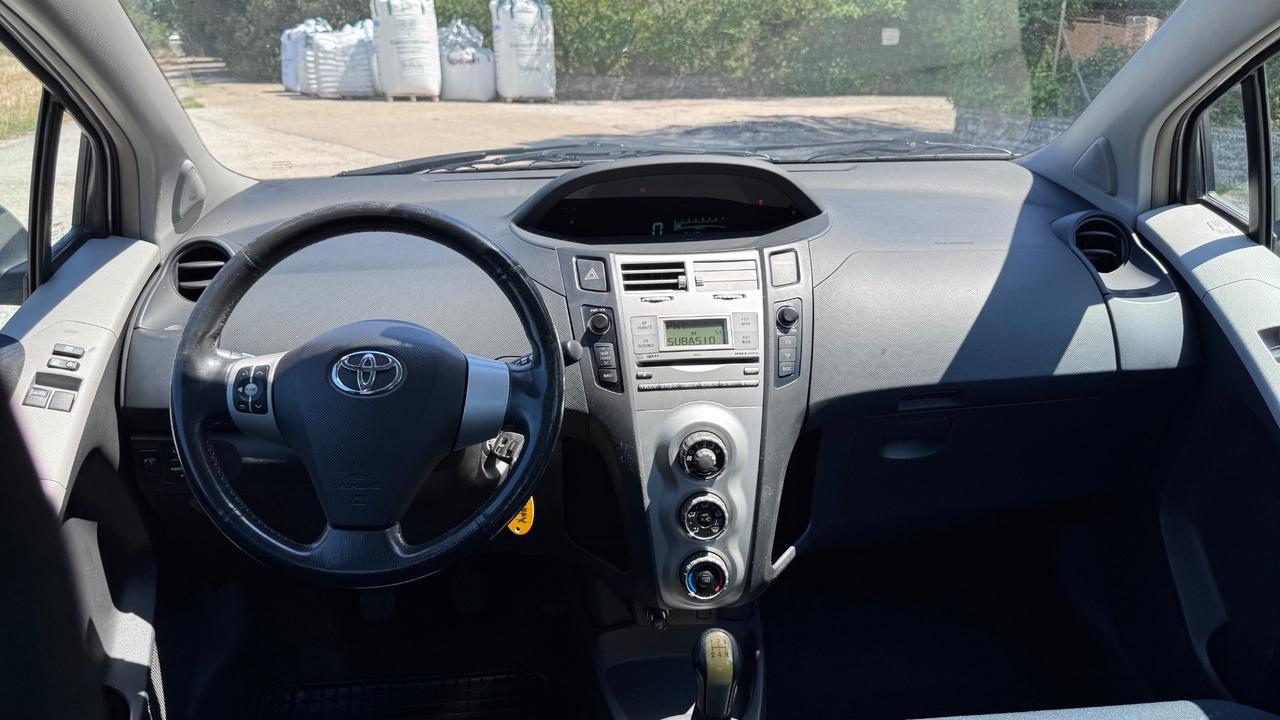 Toyota Yaris 1.0 5 porte Sol