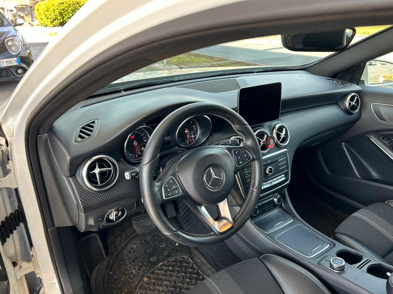 Mercedes-benz A 200 d Automatic Premium TETTO PANORAMA, TUTTI I TAGLIANDI MERCEDES, STUPENDA!!!!