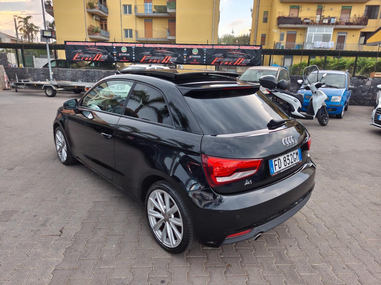 Audi A1 1.6 TDI 116 CV Design full optional