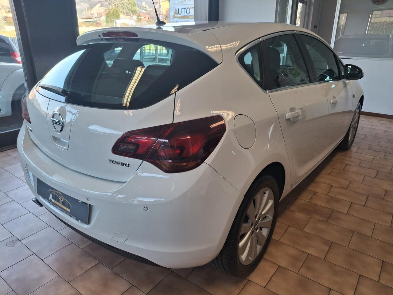 Opel Astra 5p 1.4 t Cosmo 140cv