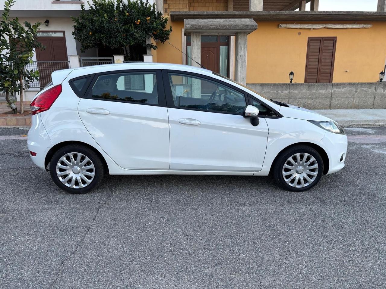 Ford Fiesta 1.4 TDCi 70CV 5 porte Titanium