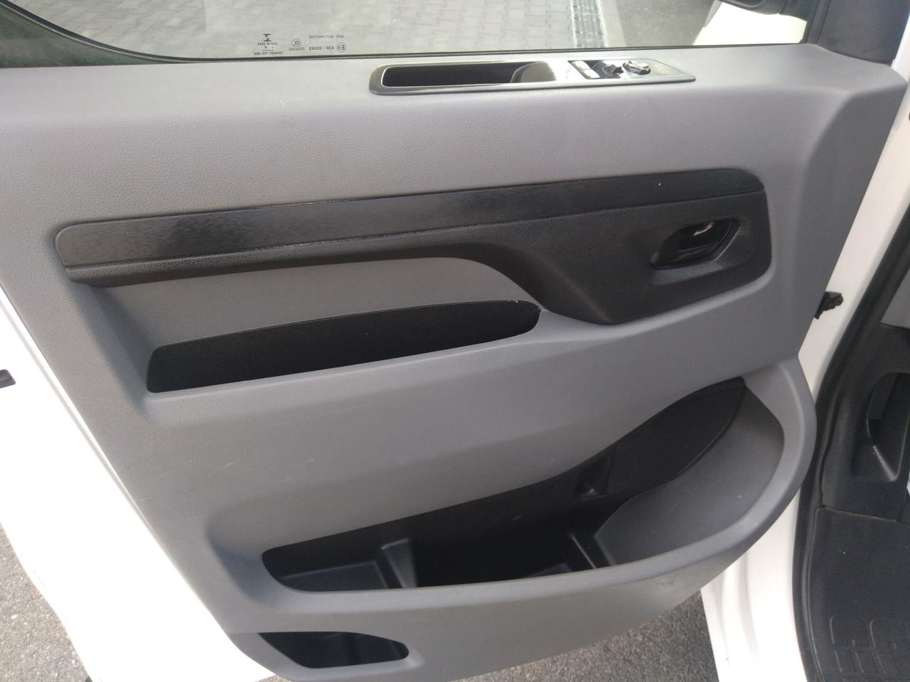 Peugeot Expert BlueHDi 115cv S&S ideale per neopatentati