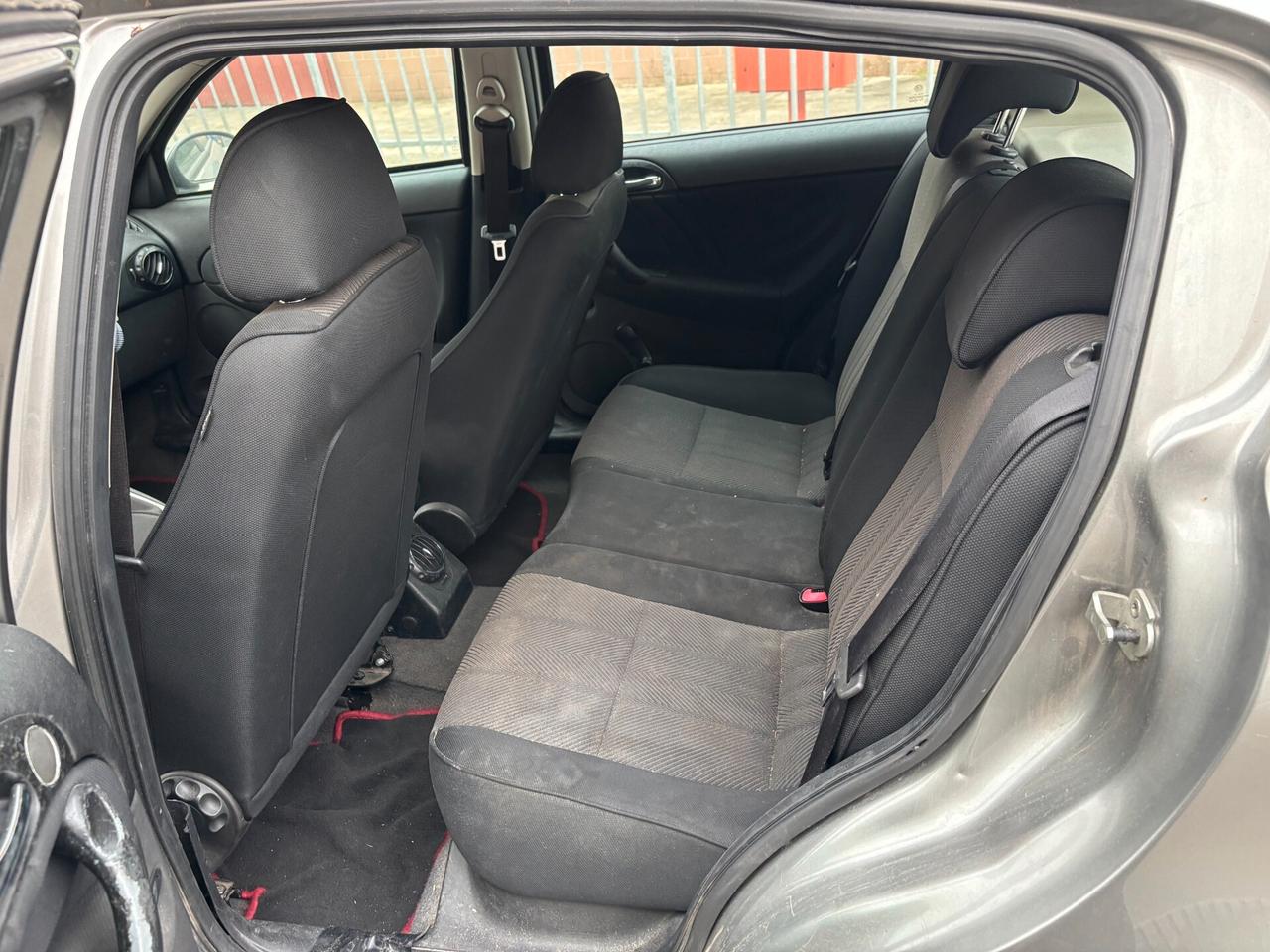 Alfa Romeo 147 1.6 16V TS (105) 5 porte Distinctive