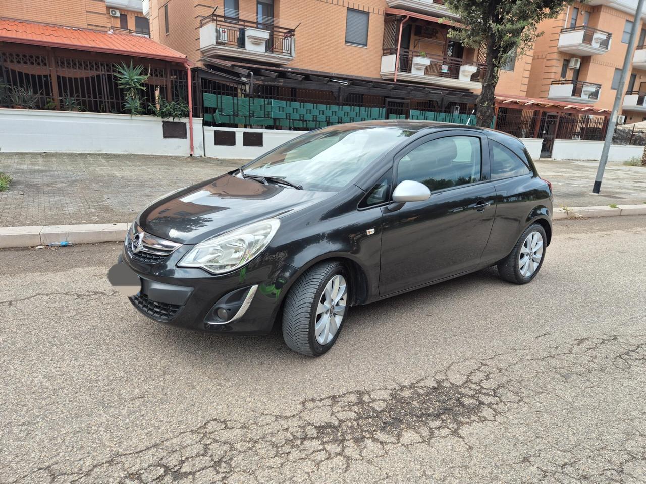 Opel Corsa 1.2 85CV gpl 3 porte anno 2013