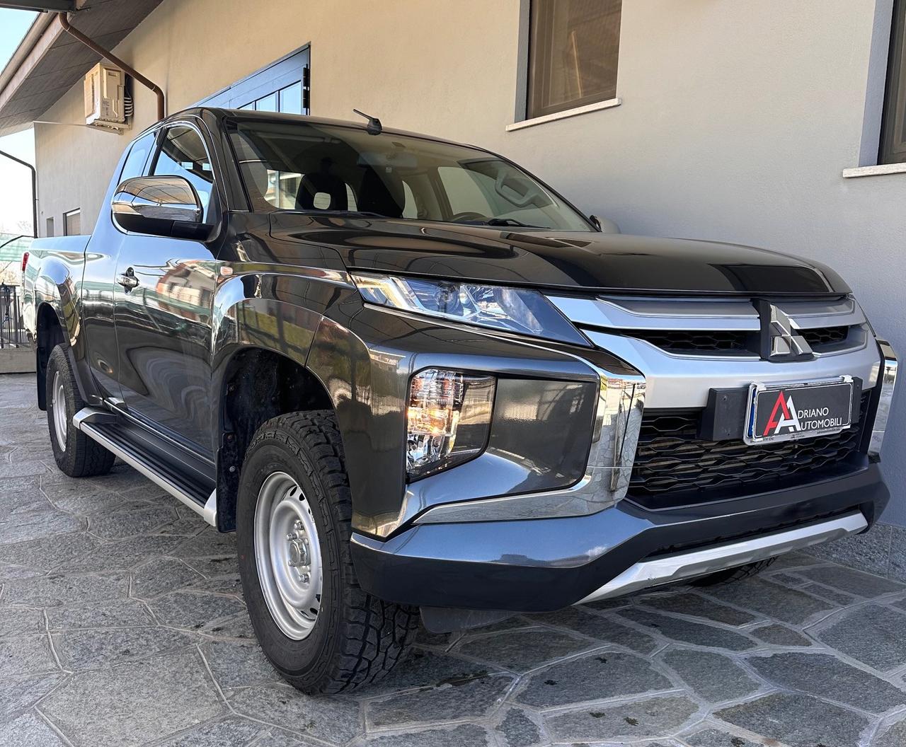 Mitsubishi L200 Club Cab L200 cl.cab 2.3d Invite 4wd 150cv