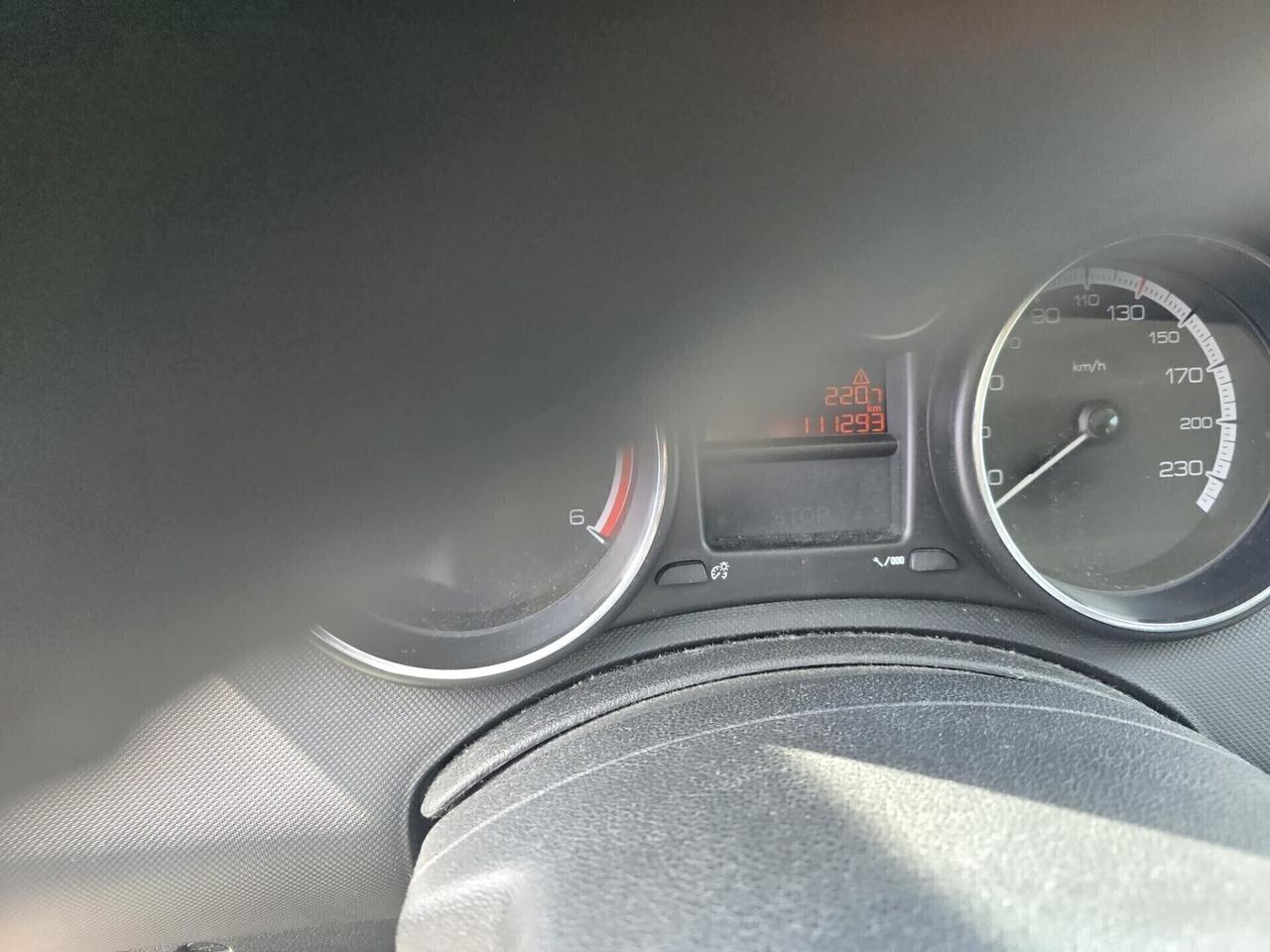 Peugeot 308 1.6 8V e-HDi 112CV Stop&Start robotiz.