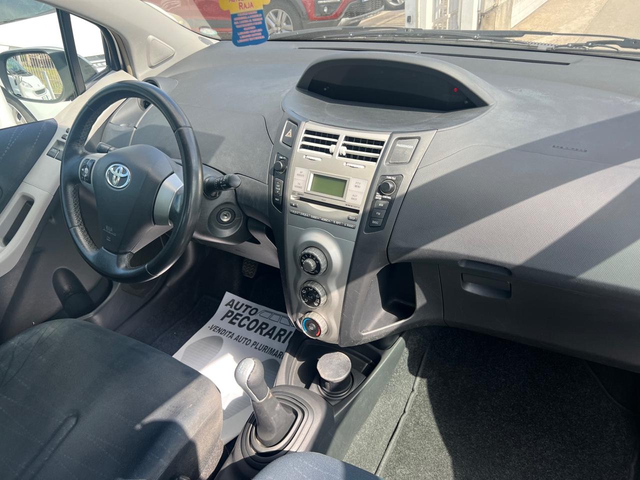 Toyota Yaris 1.0 5 porte Sol