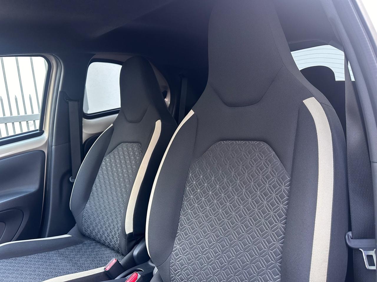 Toyota Aygo X 1.0 VVT-i 72 CV 5 porte Trend