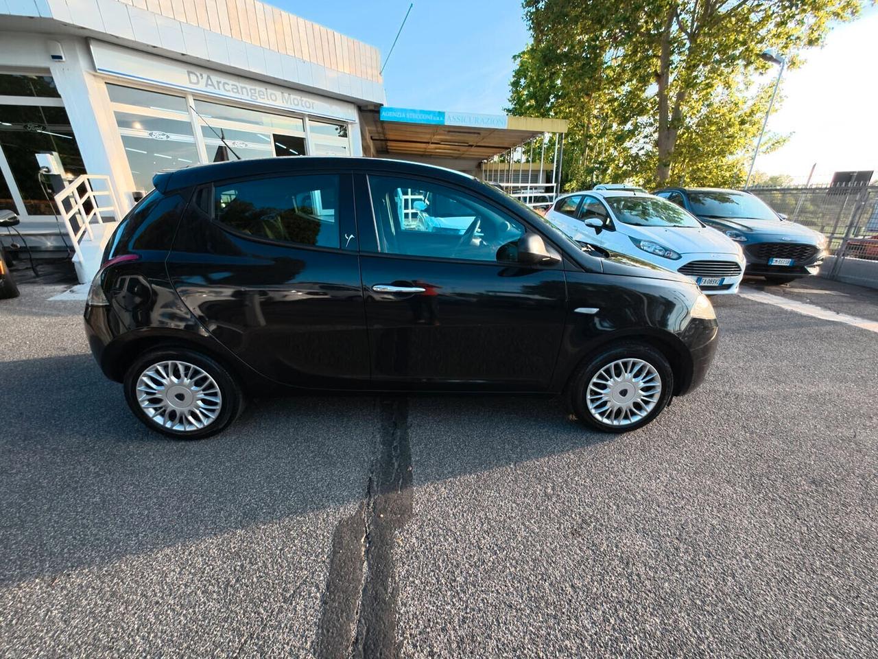 Lancia Ypsilon 1.2 69 CV 5 porte Silver