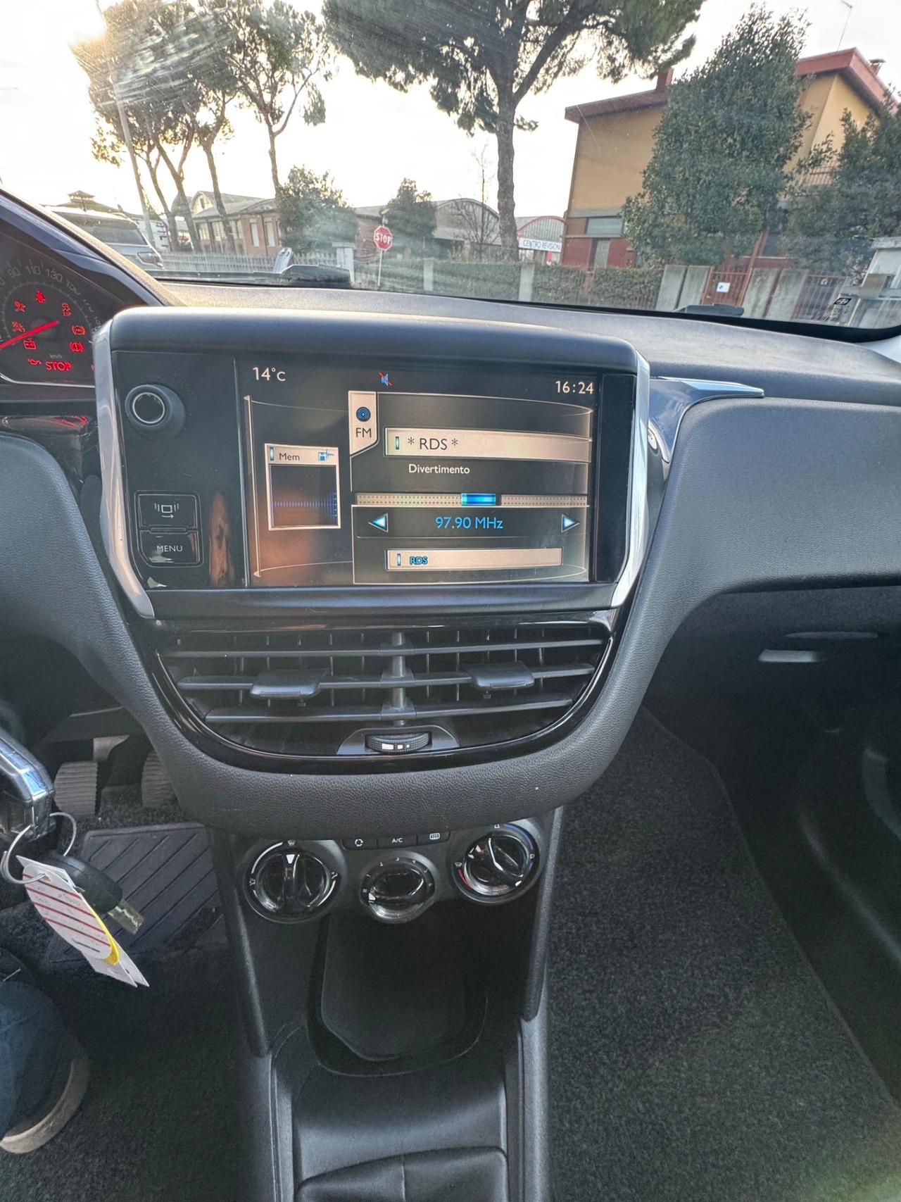 Peugeot 208 Versione Allure