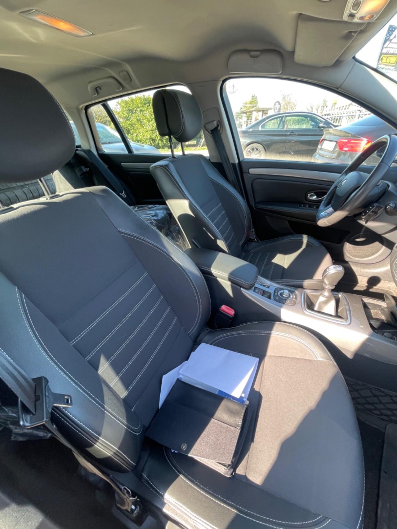 Renault Laguna 2.0 dCi 150CV SporTour Nav