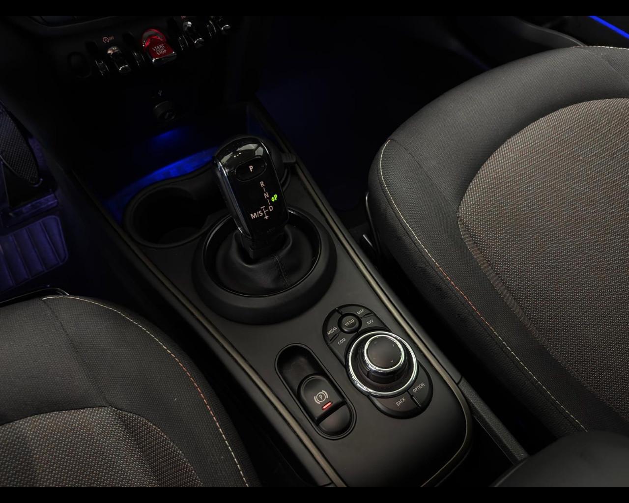 MINI Mini Countrym.(F60) - Mini 2.0 Cooper D Business Countryman
