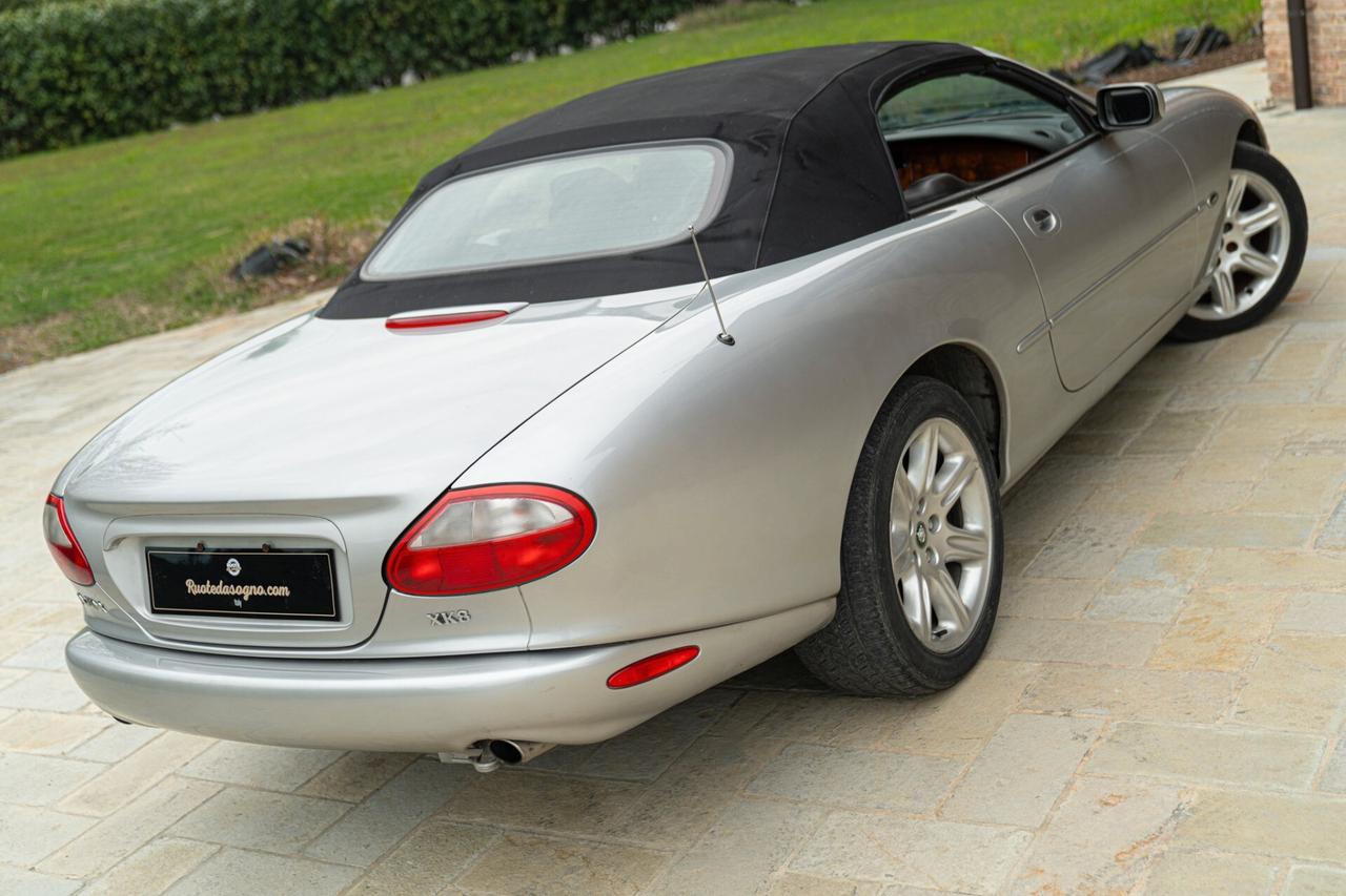 Jaguar XK8 - JAG00081