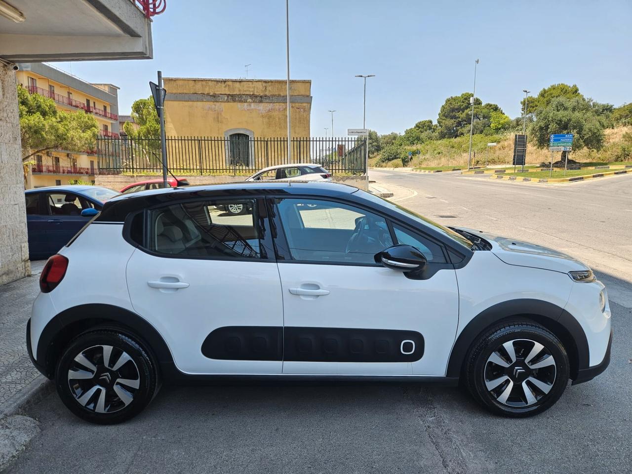 Citroen C3 1.2 benzina 61kw SHINE 2019