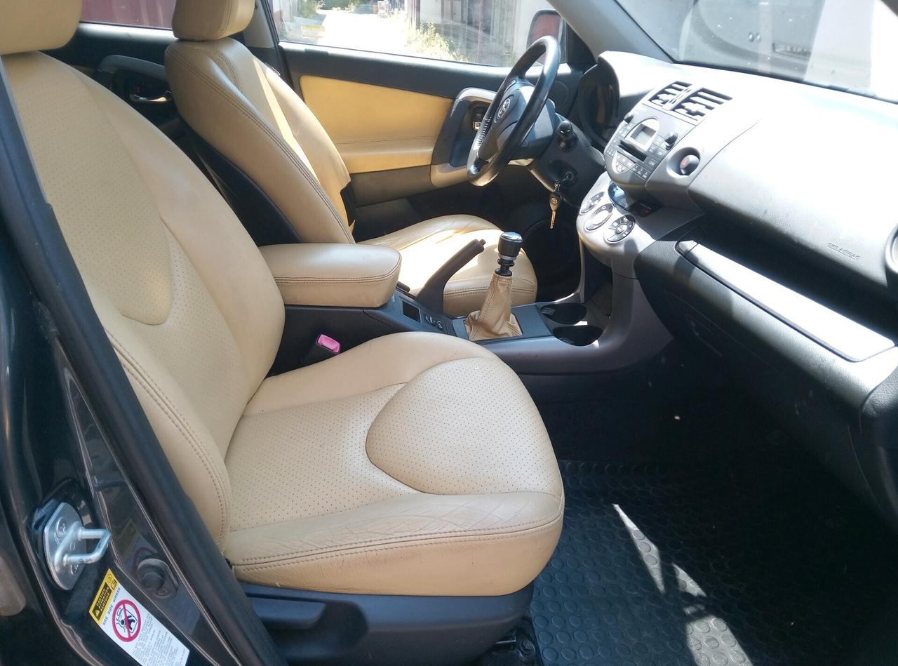 Toyota RAV 4 RAV4 2.2 D-4D 136 CV Luxury