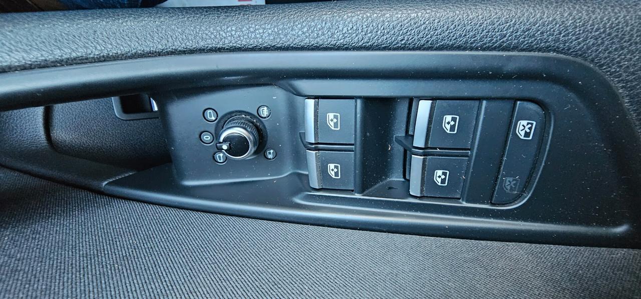 Audi A4 Avant 40 TDI quattro S tronic S Line