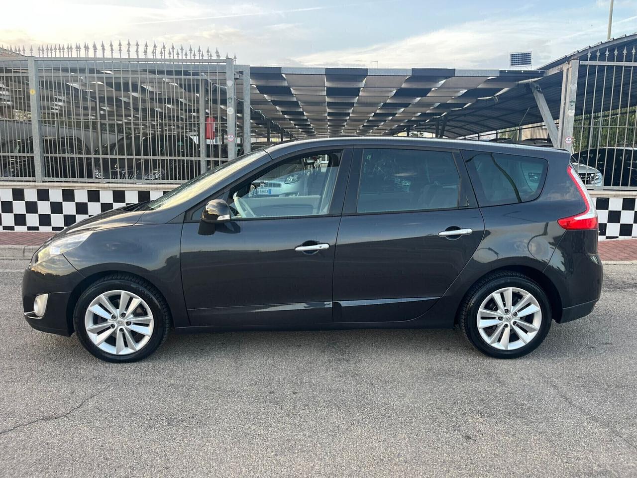 Renault Scénic X-Mod 1.6 dCi Luxe 7 posti Unipro 2011