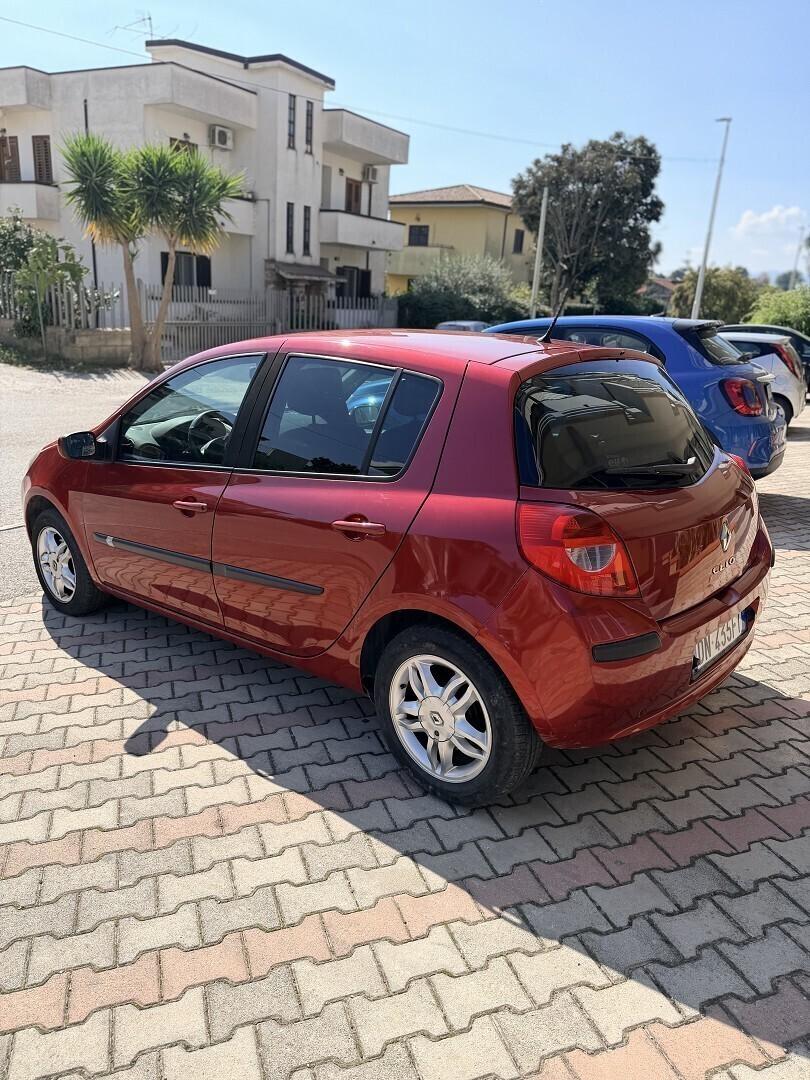 RENAULT CLIO 1.5 DCI 5P
