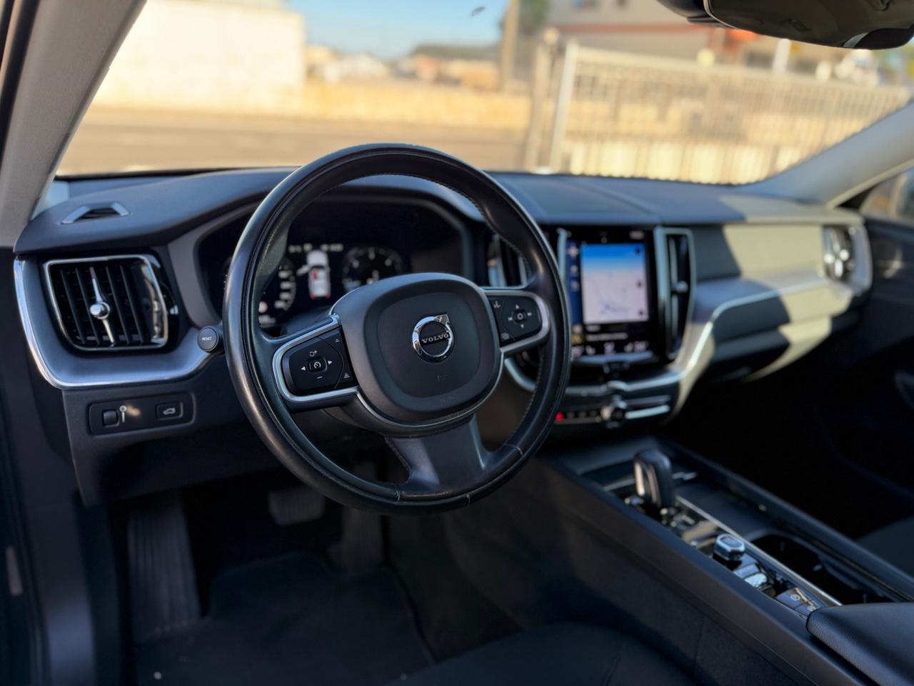 Volvo XC 60 XC60 B4 (d) AWD Geartronic Momentum