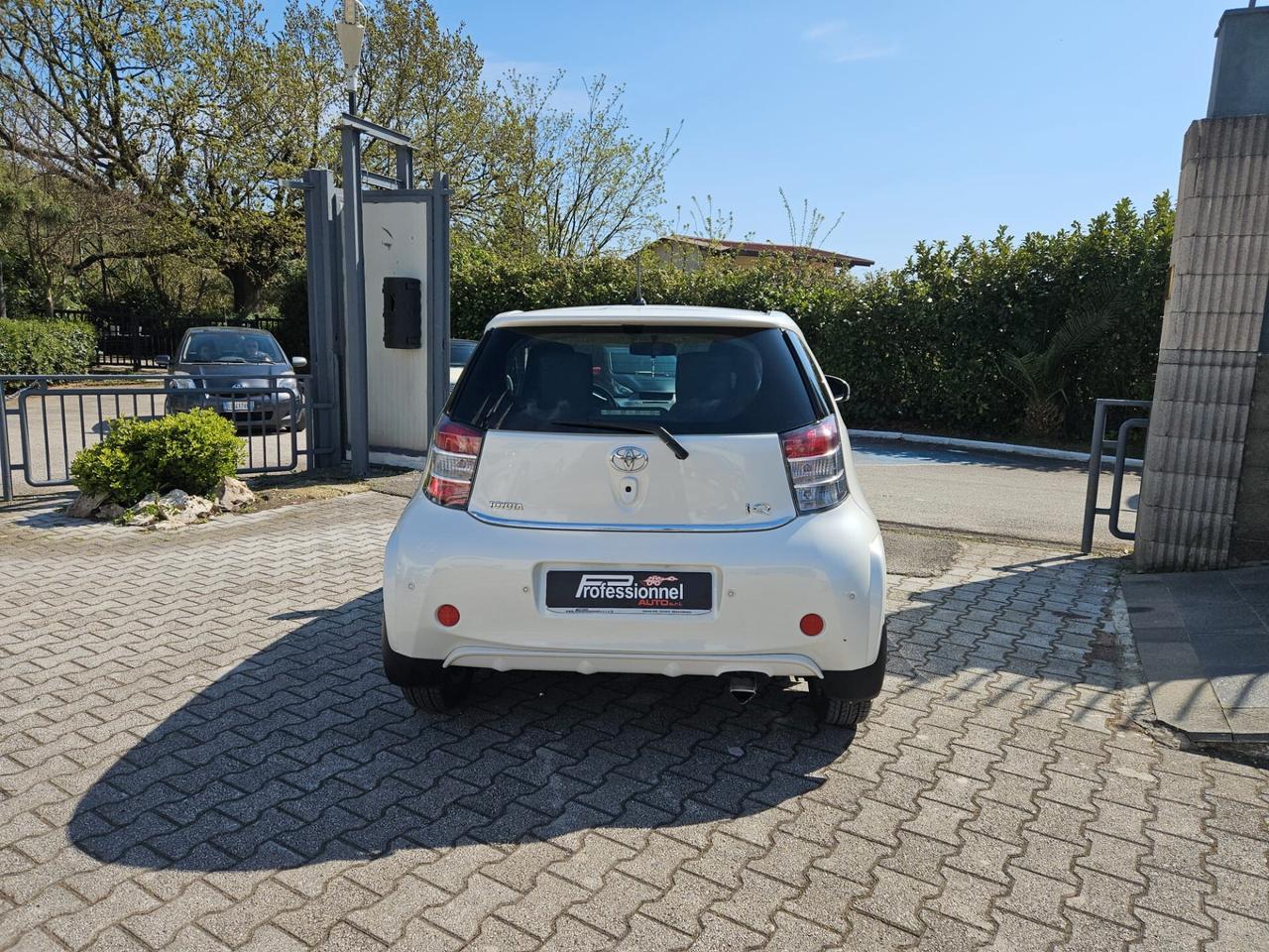 Toyota iQ 1.0 Sol