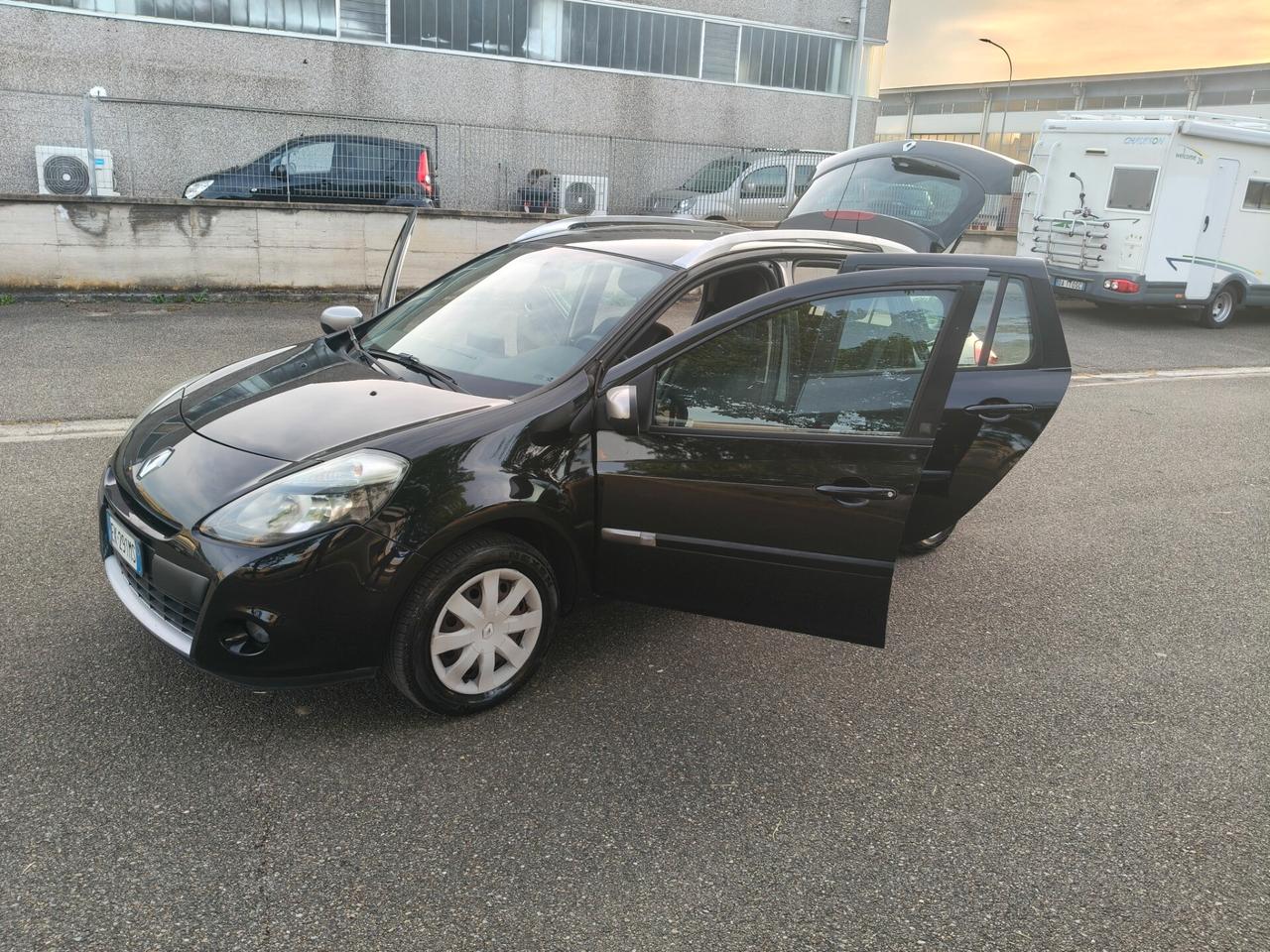 Renault Clio 1.2 sw del 2011 SOLO 105.000 KM