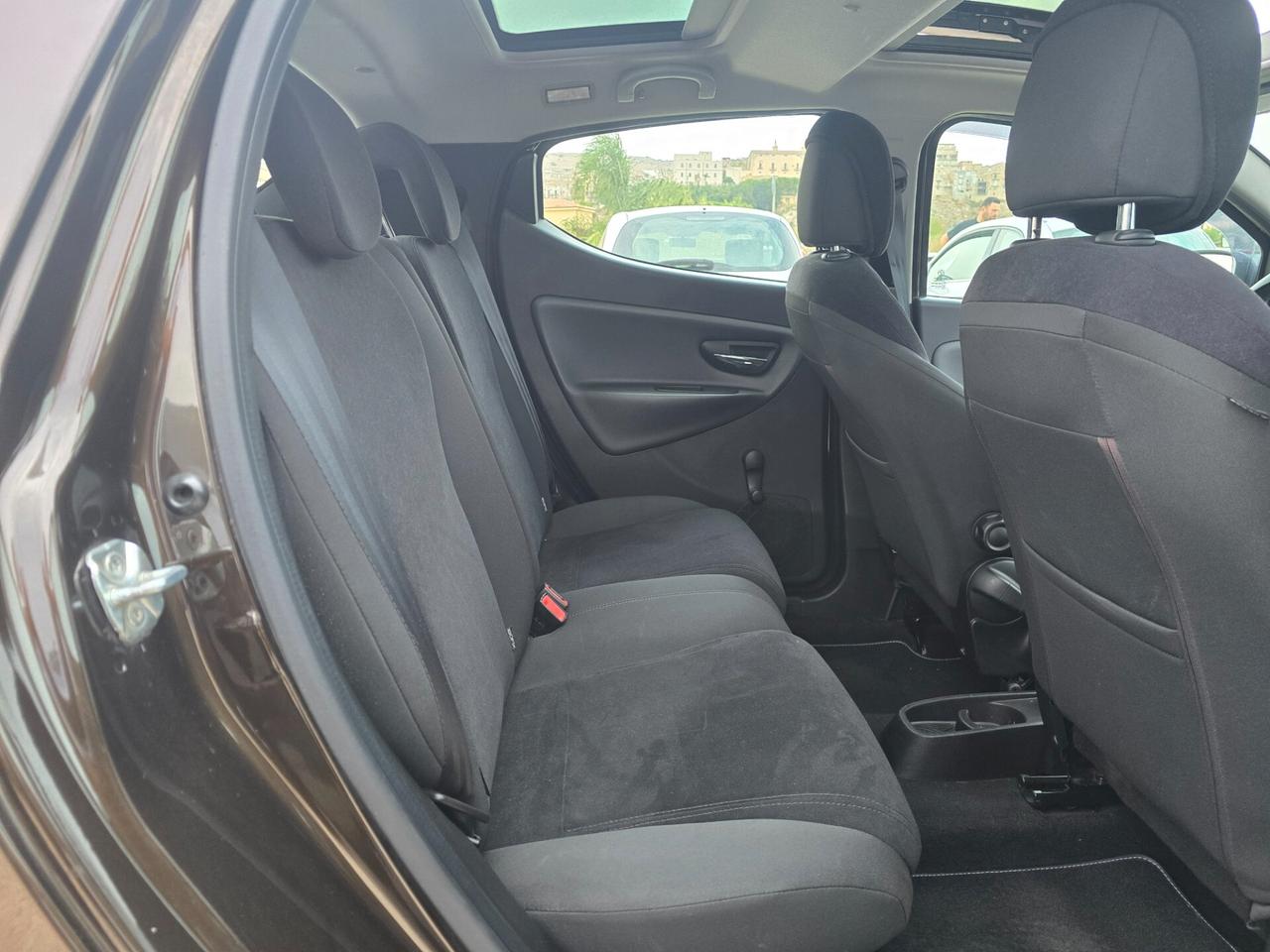 Lancia Ypsilon 1.2 tettuccio panoramico