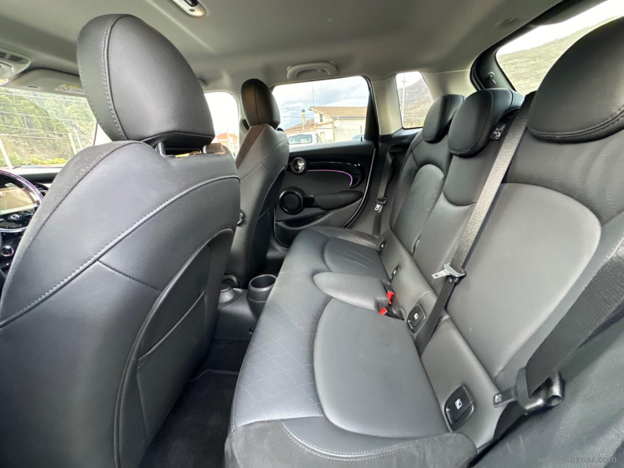 MINI Mini Cooper Classic 5 porte