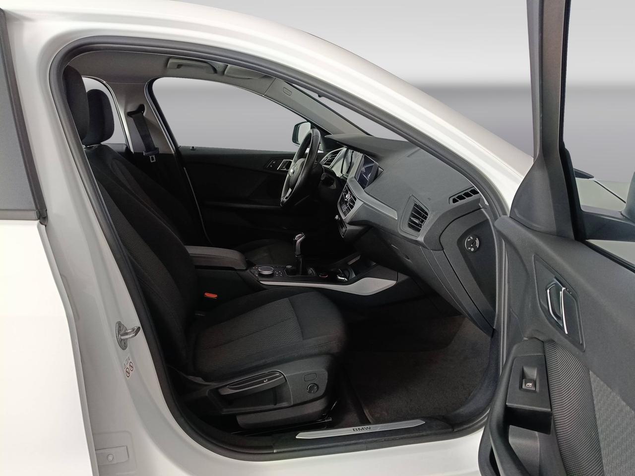 BMW Serie 1 5 PORTE - F40 - 118d 5 Porte
