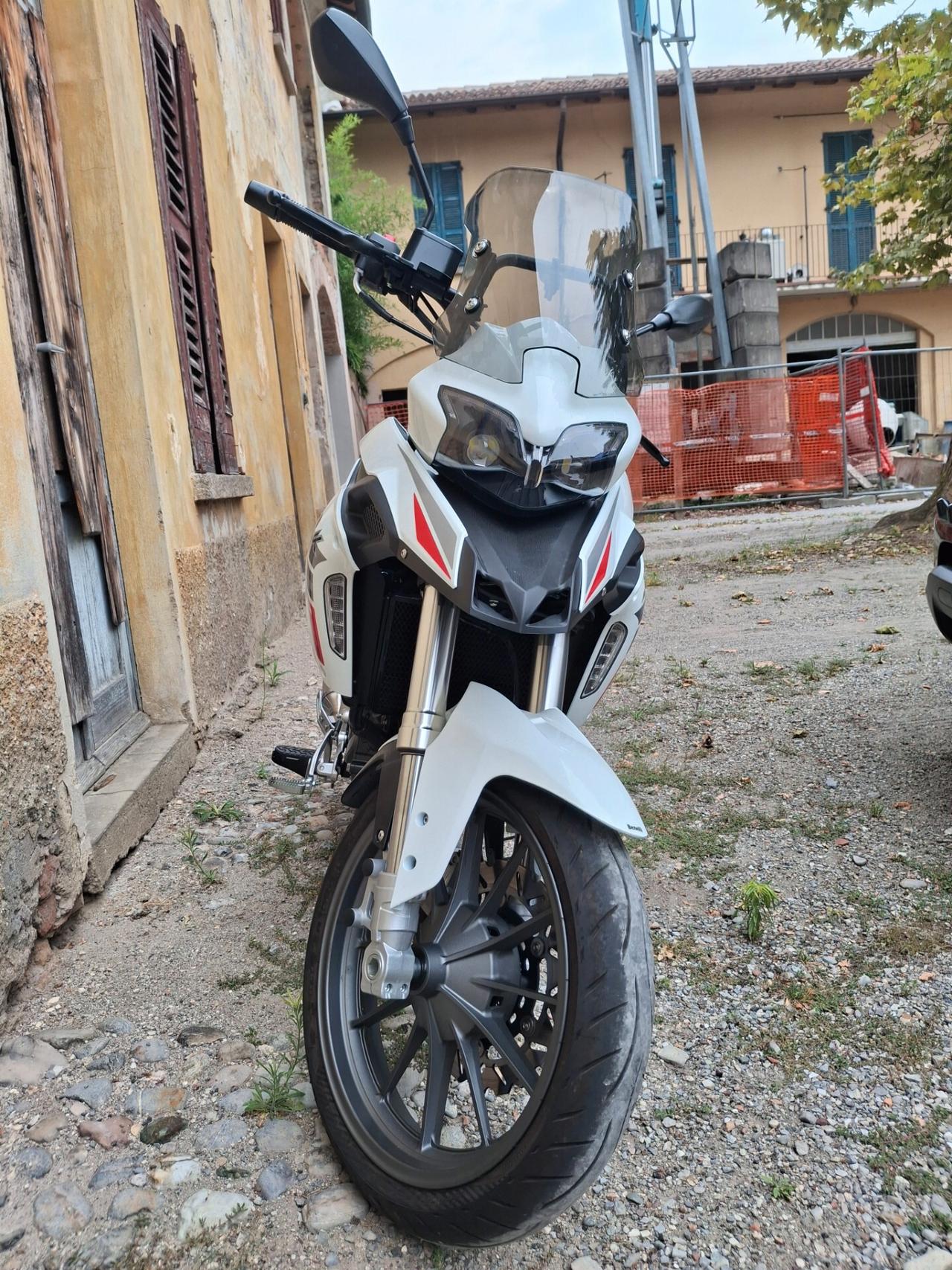 Benelli TRK 251