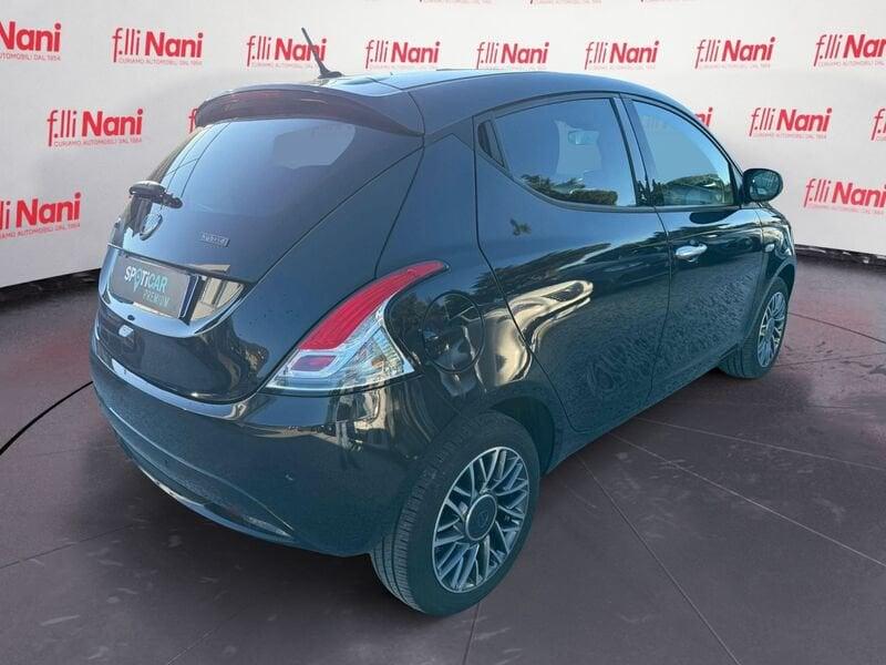 Lancia Ypsilon 1.0 FireFly 5 porte S&S Hybryd Gold