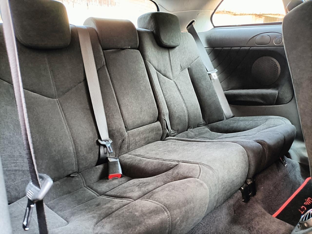 Alfa Romeo GT 1.9 JTDM 16V Distinctive