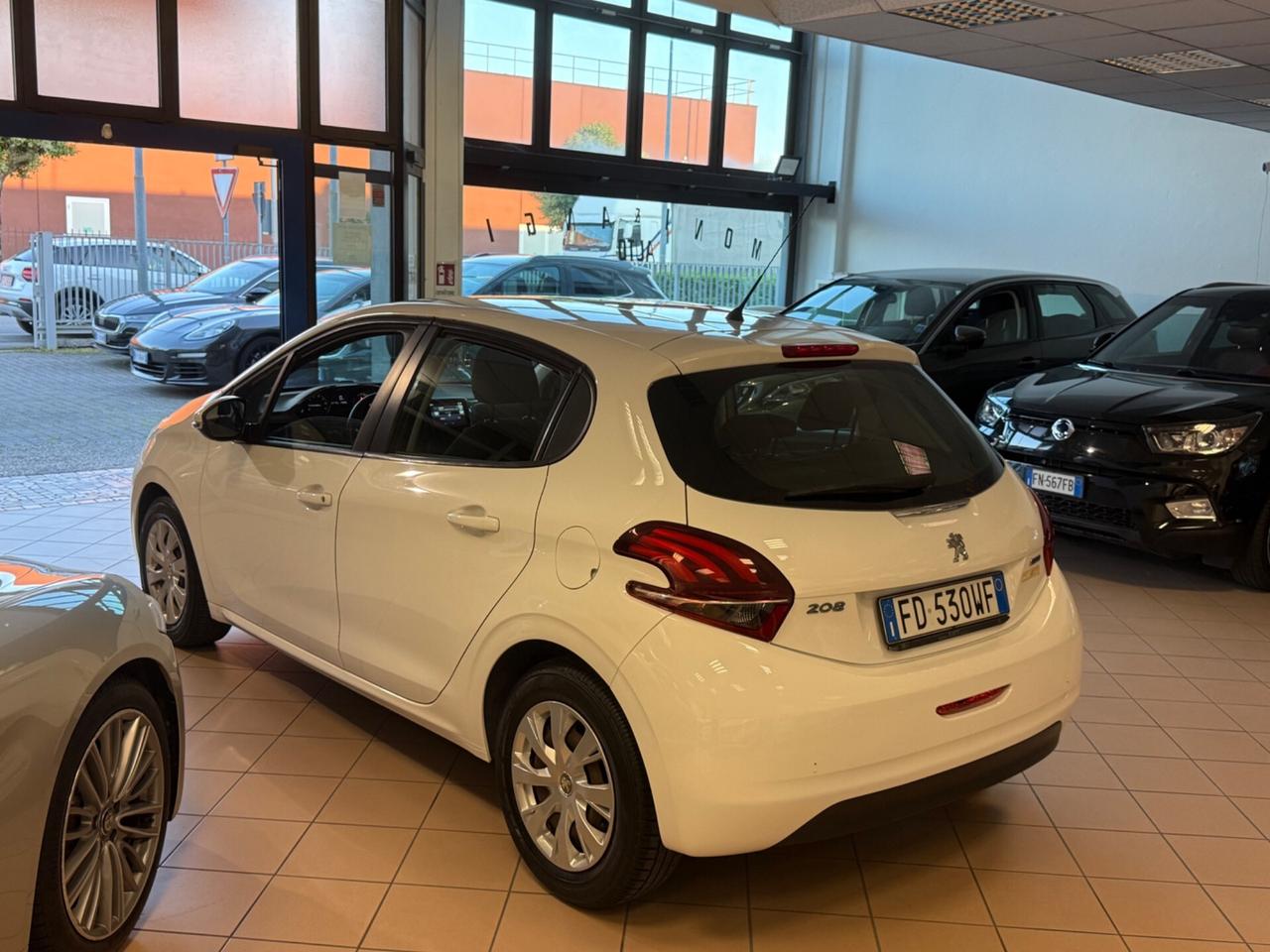Peugeot 208 67000km 1.2 cv82 5 porte Allure