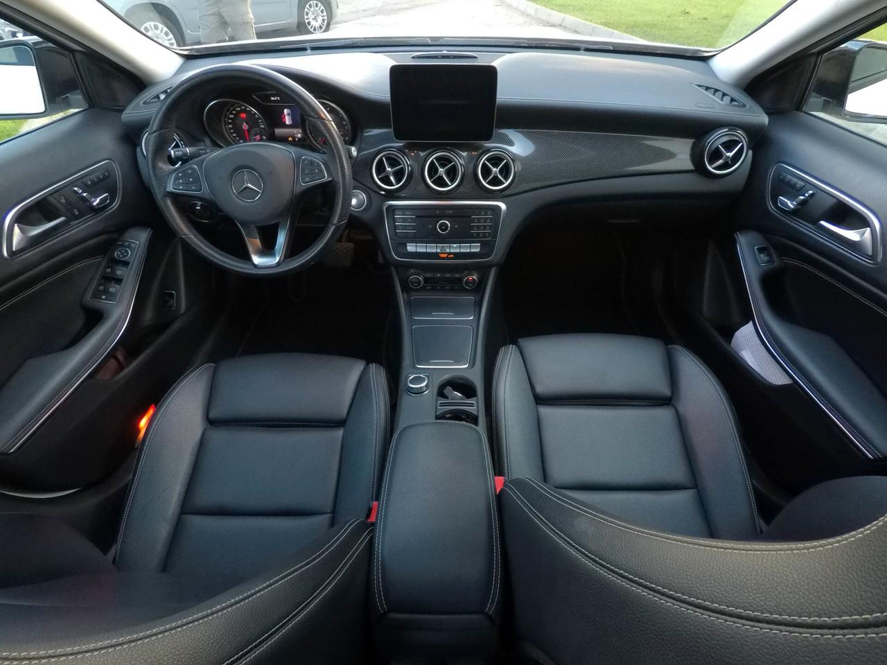 Mercedes-benz GLA 200 d Automatic Premium