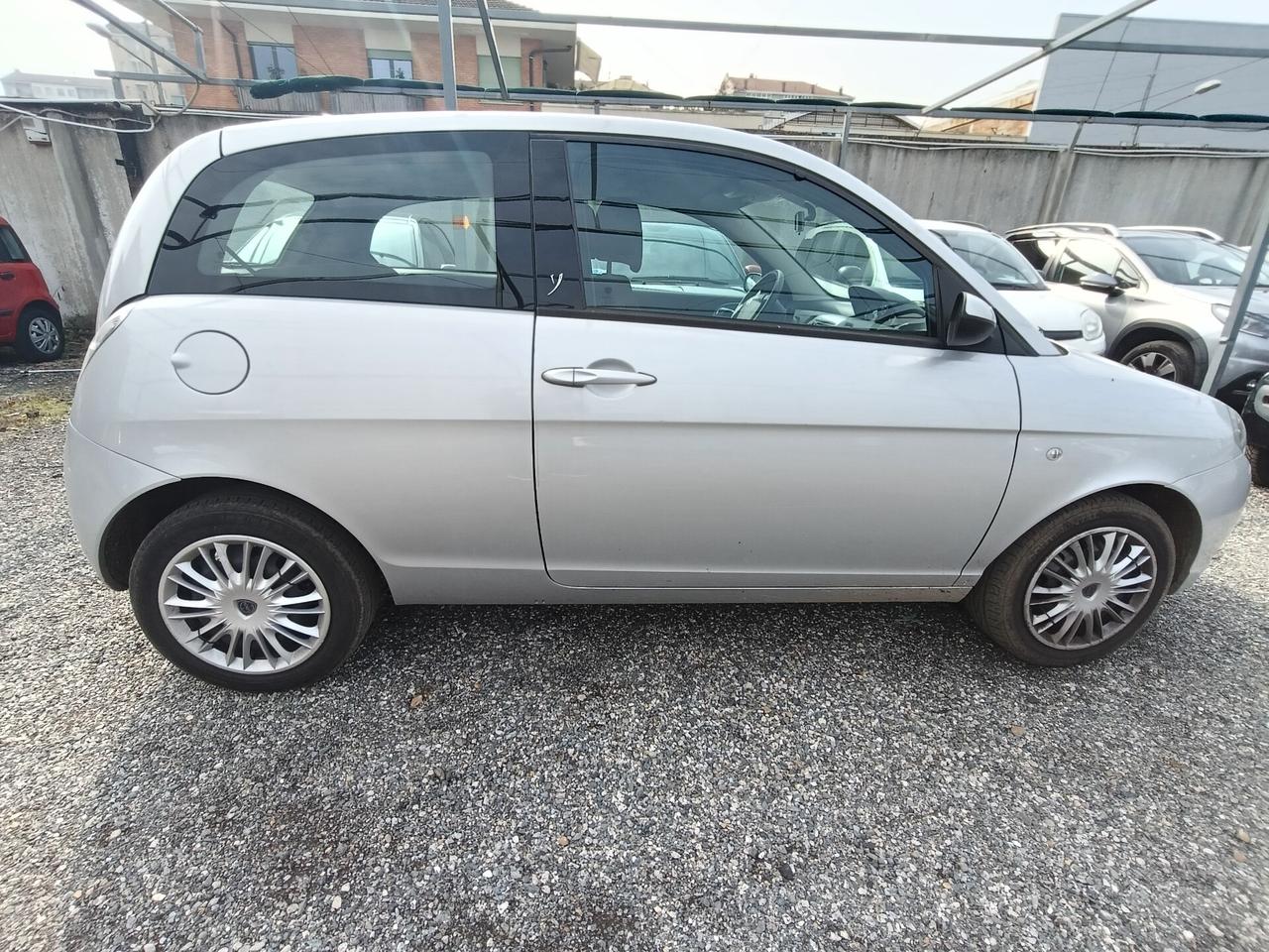 Lancia Ypsilon 1.2 Oro