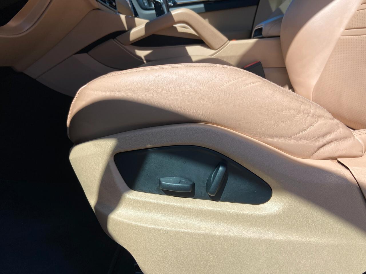 Porsche Cayenne Coupe 3.0 e-hybrid tiptronic