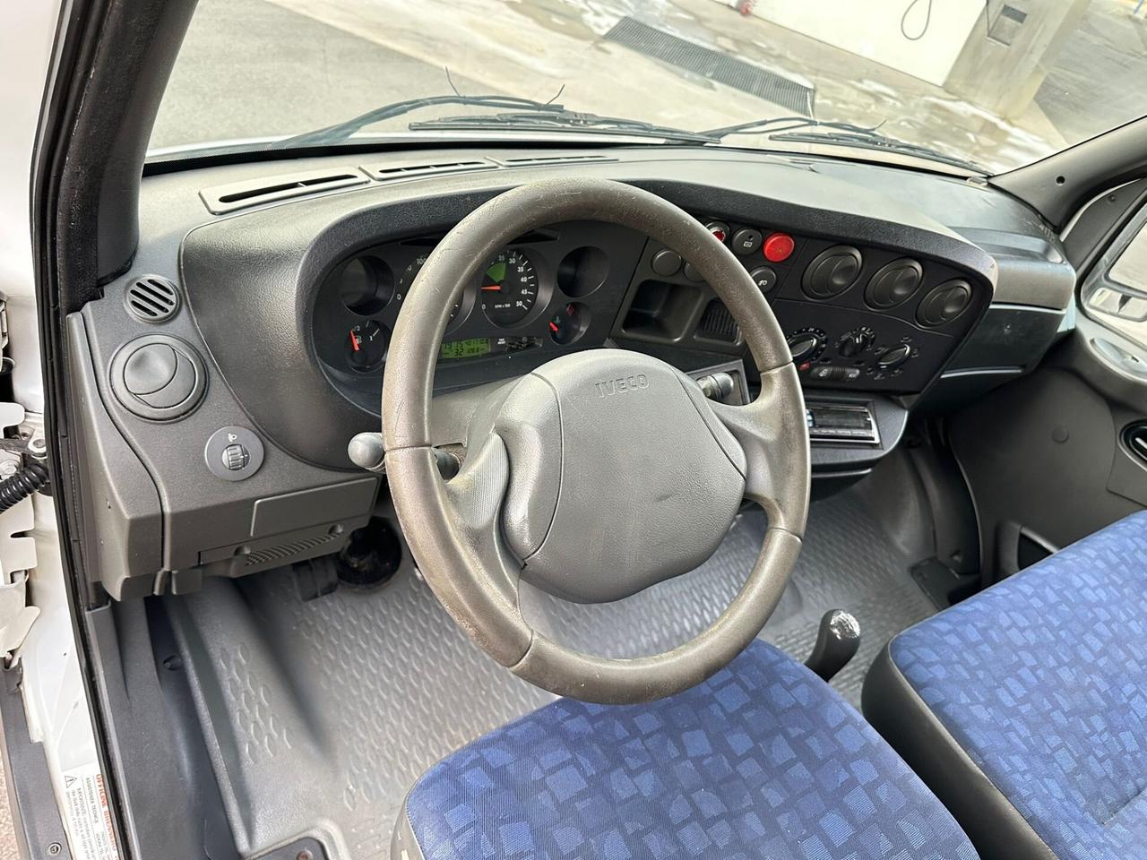 IVECO CON PEDANA IDRAULICA