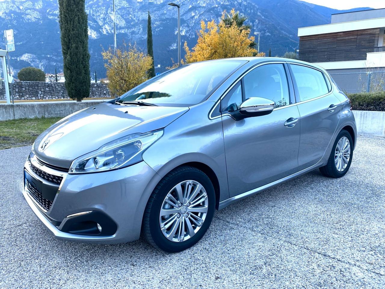 Peugeot 208 PureTech 82 Stop&Start 5 porte Allure >PERFETTA !!!