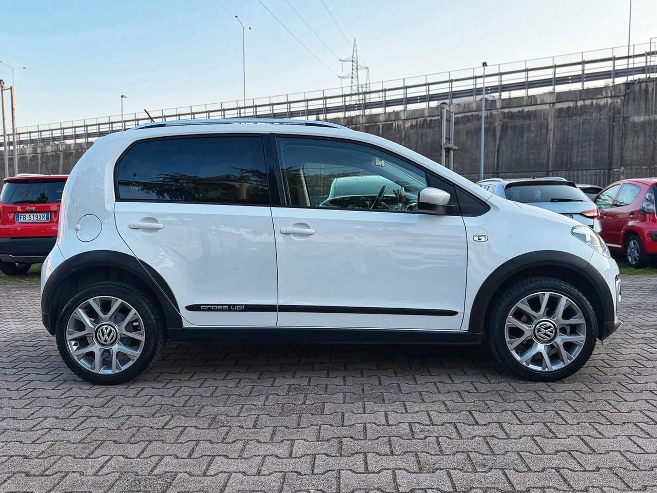 Volkswagen up! 1.0 75 CV 5p. cross OK NEOPATENTATI