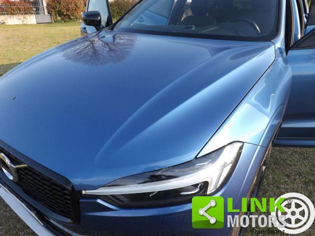 VOLVO XC60 allestimento R-design ben tenuta e manutentata