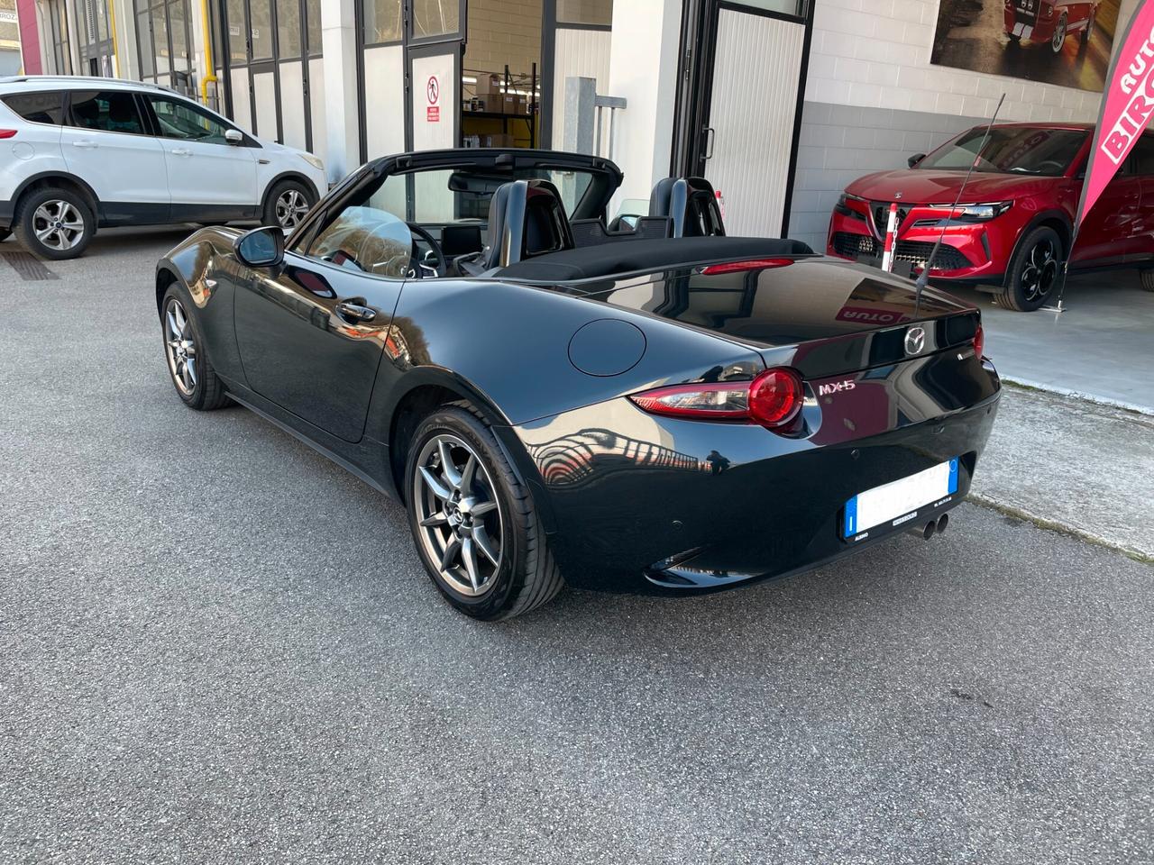 Mazda MX-5 1.5L Skyactiv-G Exclusive-Line