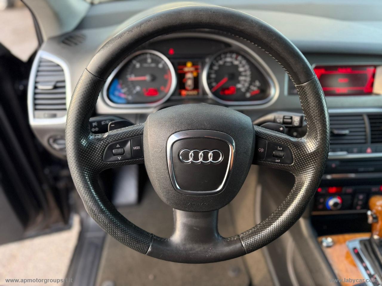 AUDI Q7 3.0 TDI 233CV quattro tiptronic
